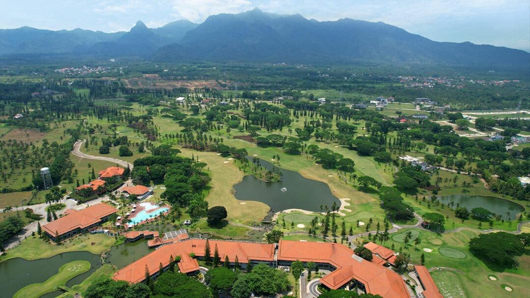 Mount Malarayat Golf & Country Club editorial view 3